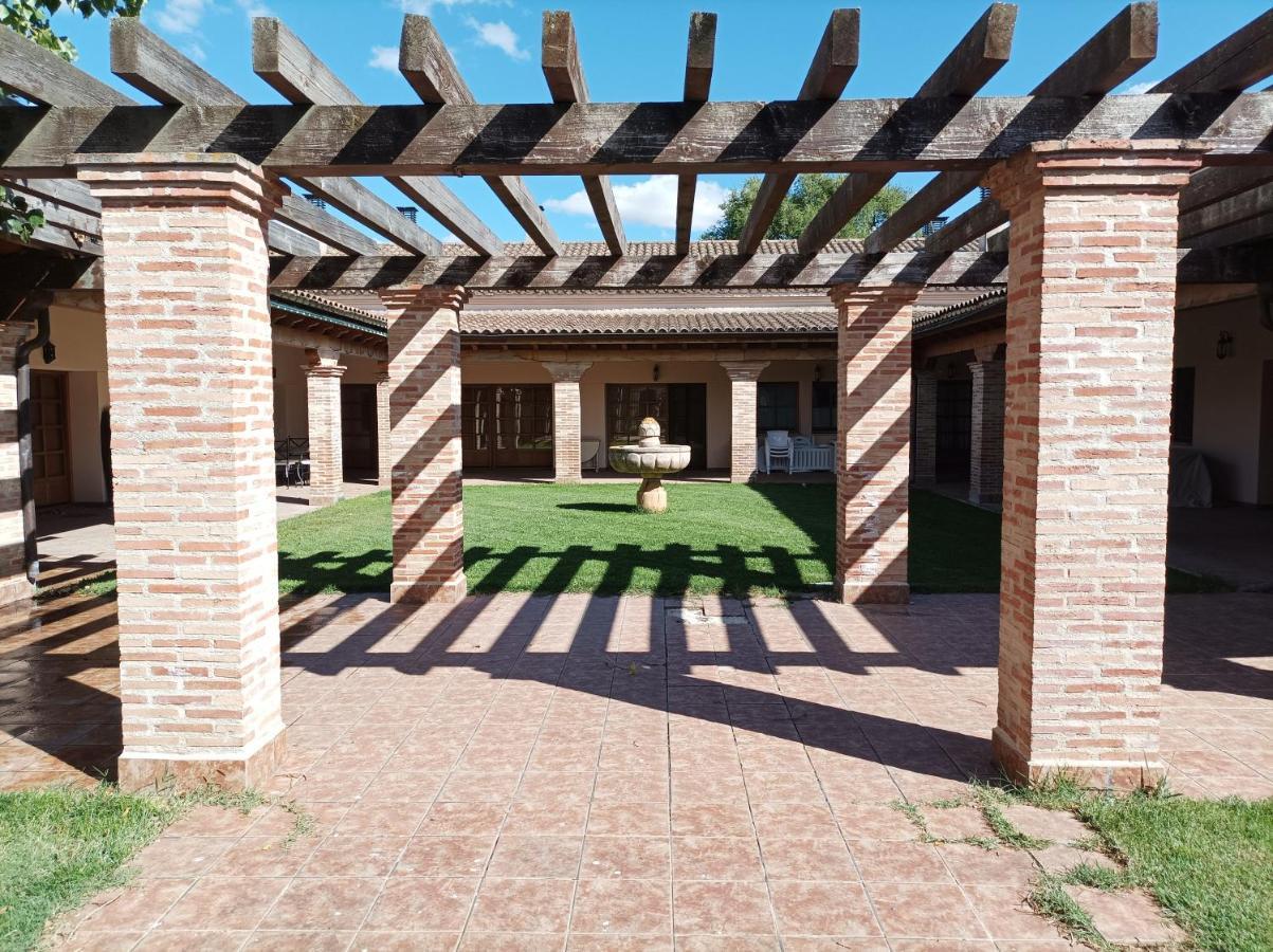 Casas Olmo Y Fresno Jardin Y Piscina A 17 Kilometros De Salamanca Luaran gambar